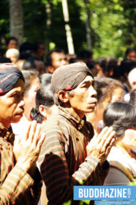 Upacara Tribuana Manggala Bhakti, Nyuwun Tirtha Suci Waisak