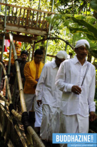 Upacara Tribuana Manggala Bhakti, Nyuwun Tirtha Suci Waisak