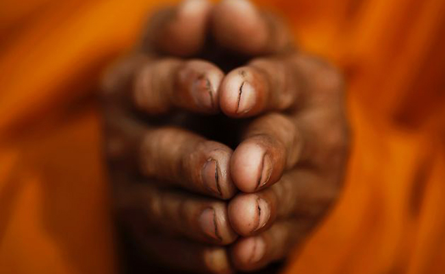 Lima Bhikkhu Thailand Didakwa Atas Sindikat Kejahatan Seks Anak