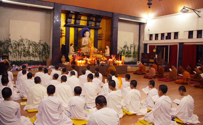 Mengintip Sekolah Calon Bhikkhu di Padepokan Dhammadipa Arama