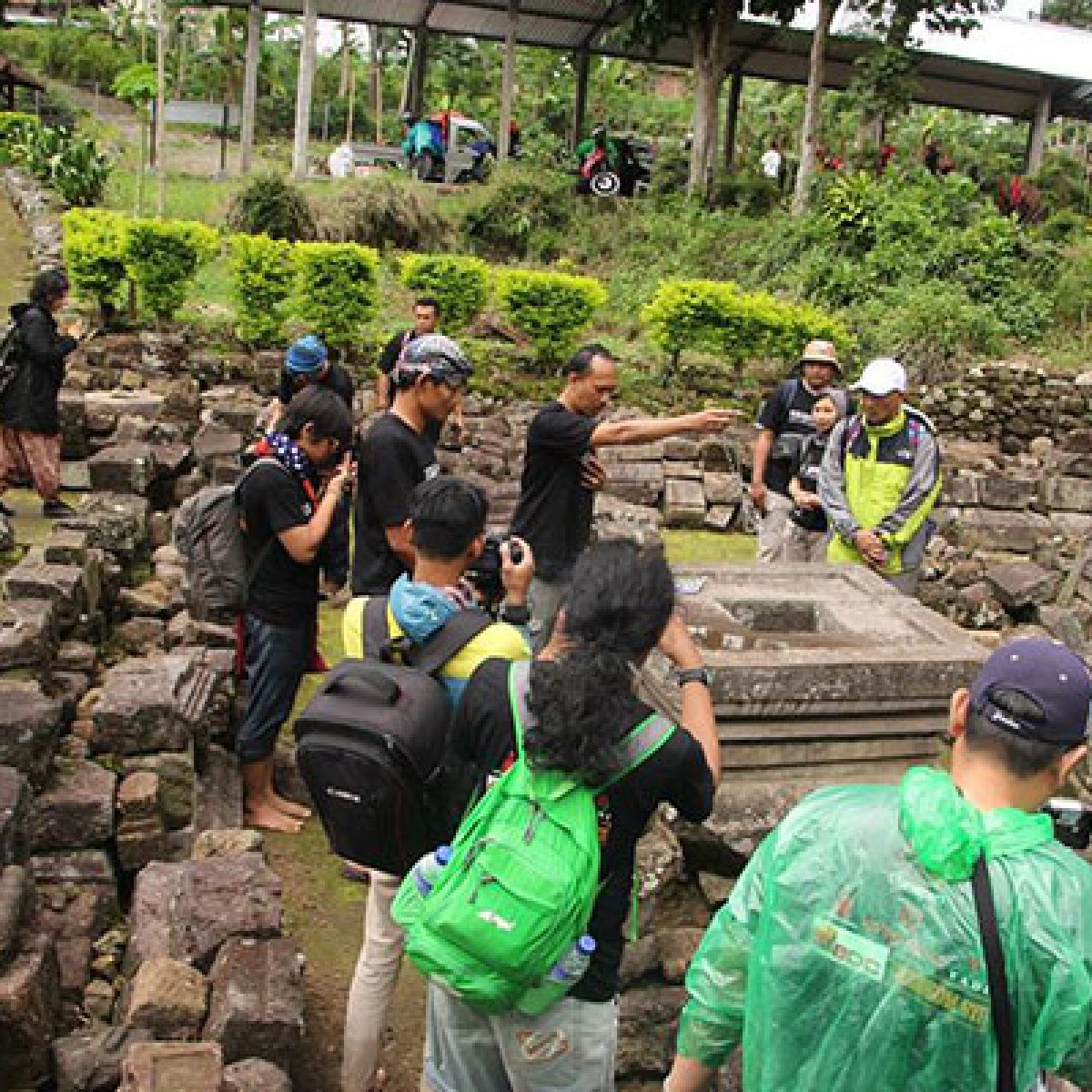 Batu Tua yang Bertutur dalam Sepi