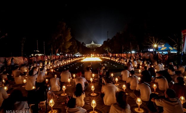 Menyalakan Cahaya Kebahagiaan, Ribuan Lampion Tandai Puncak Waisak di Borobudur
