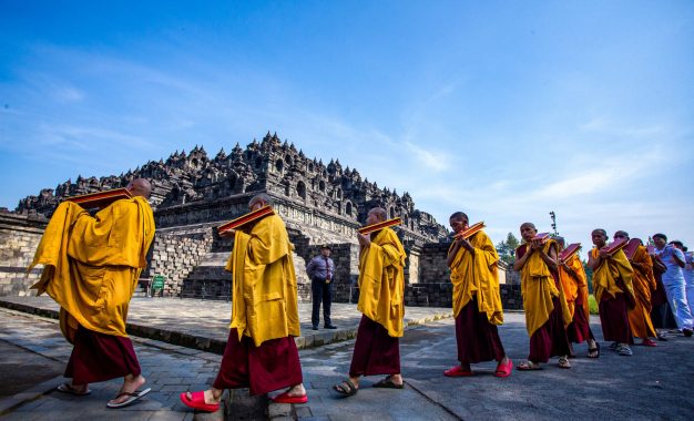 Kagyu Monlam XIII: Suara Damai dan Kebahagiaan dari Candi Agung Borobudur